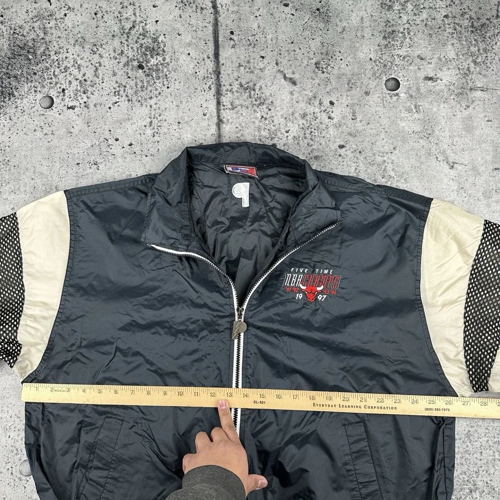 Vintage Chicago Bulls Jacket Mens L Windbreaker NBA Basketball Pro Player 90s - Picture 10 of 10